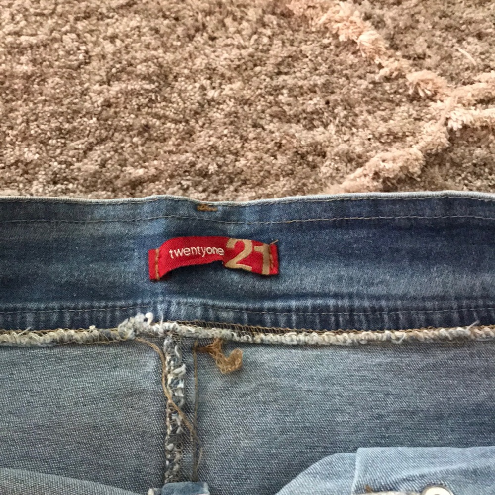 Mini skirt - Picture 3 of 3